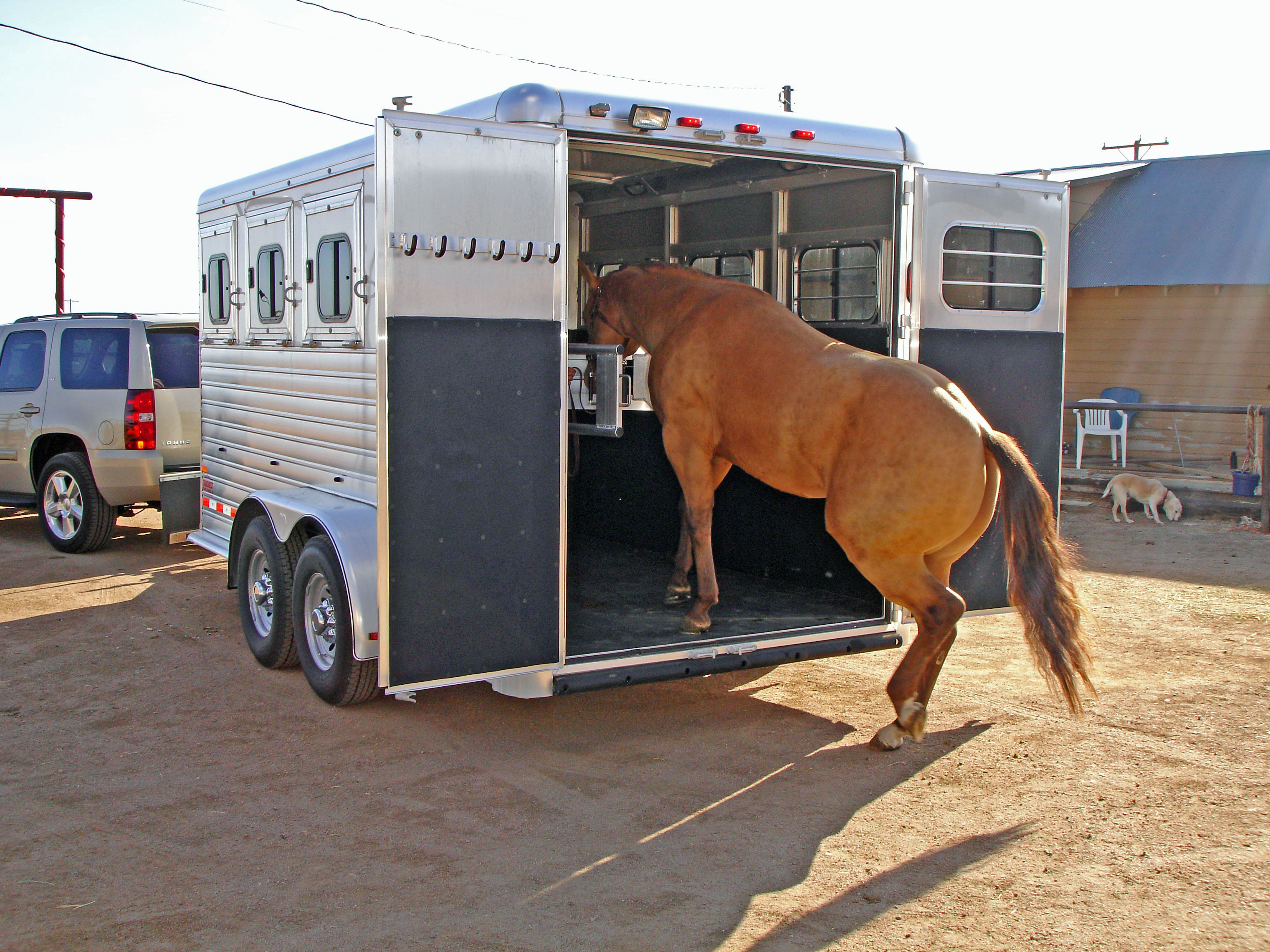 Hart Aluminum Horse Trailers and review of the factory MrTrailer